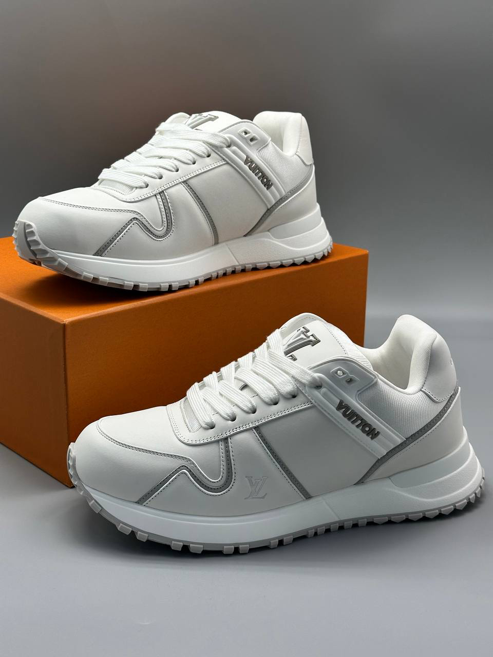МУЖСКИЕ КРОССОВКИ LOUIS VUITTON детальное фото