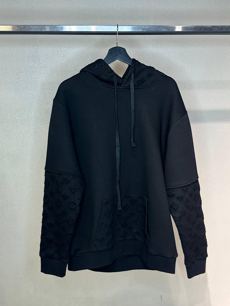 МУЖСКОЙ КОСТЮМ LOUIS VUITTON детальное фото