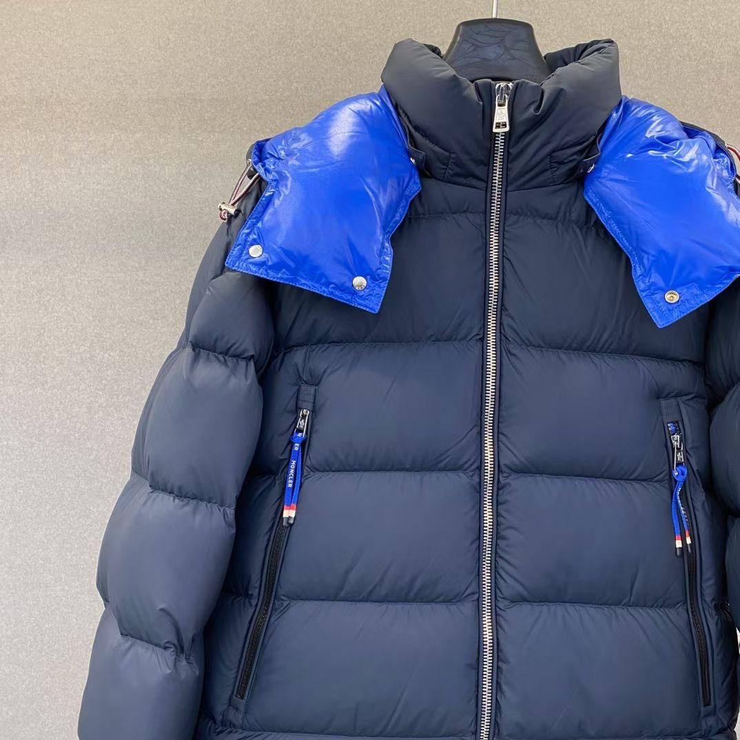 МУЖСКОЙ ПУХОВИК MONCLER детальное фото