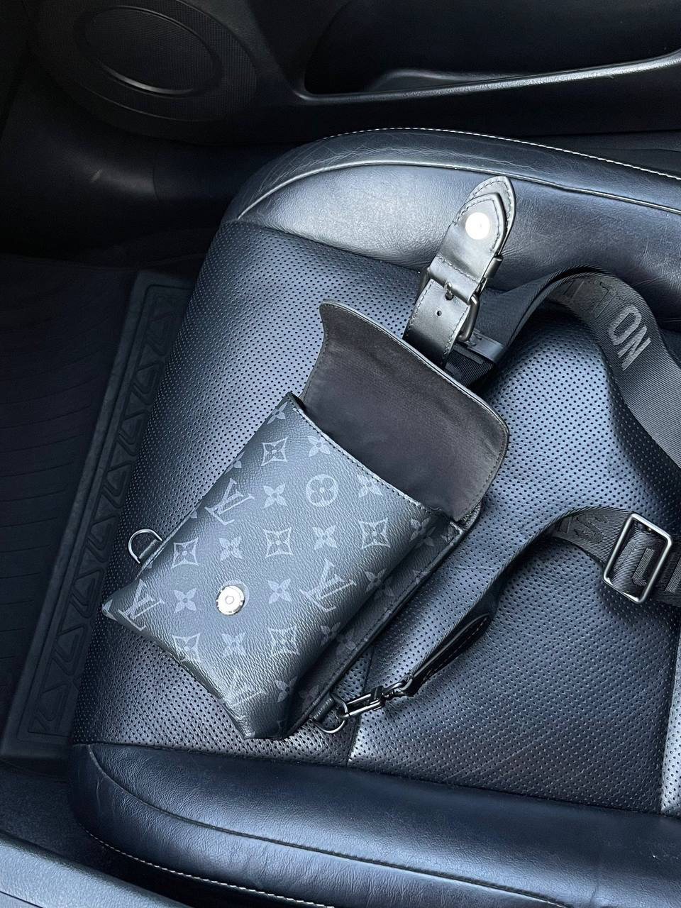 МУЖСКАЯ СУМКА СЛИНГ LOUIS VUITTON детальное фото