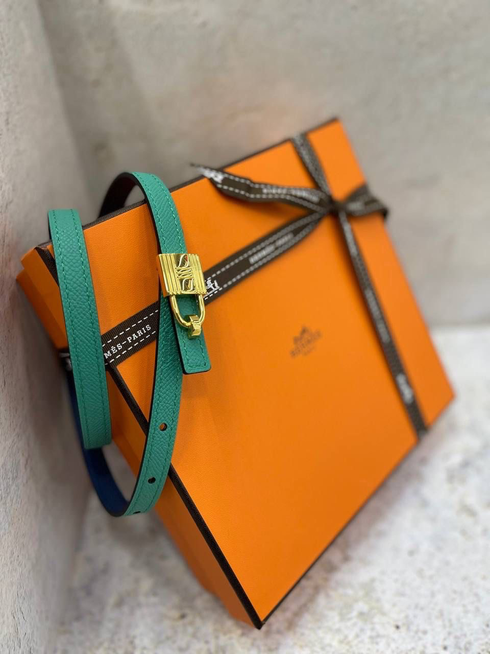 ЖЕНСКИЙ РЕМЕНЬ ДВУХСТОРОННИЙ HERMES детальное фото