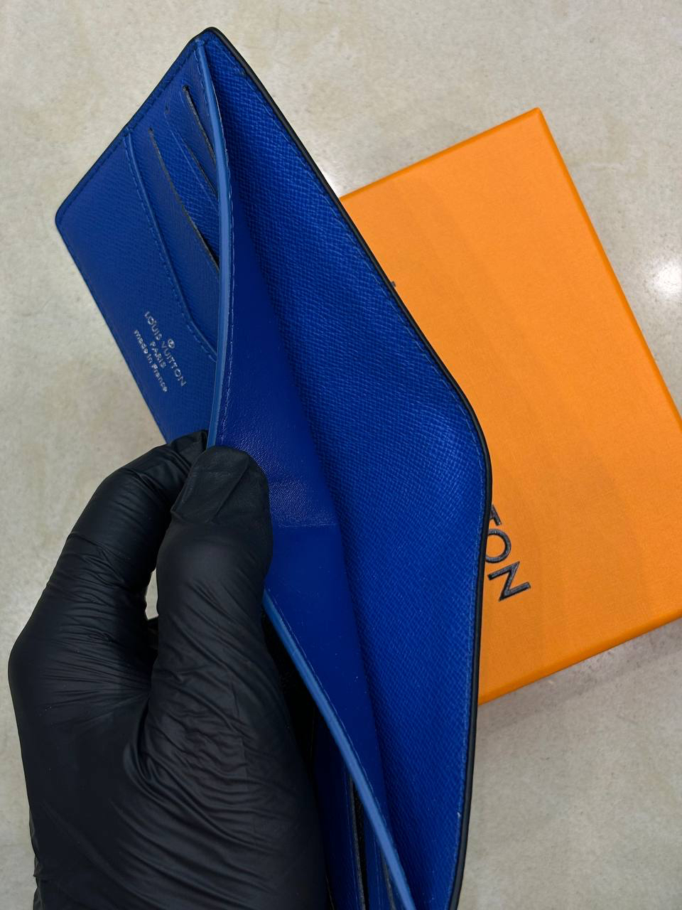 МУЖСКОЙ ПОРТМОНЕ LOUIS VUITTON детальное фото