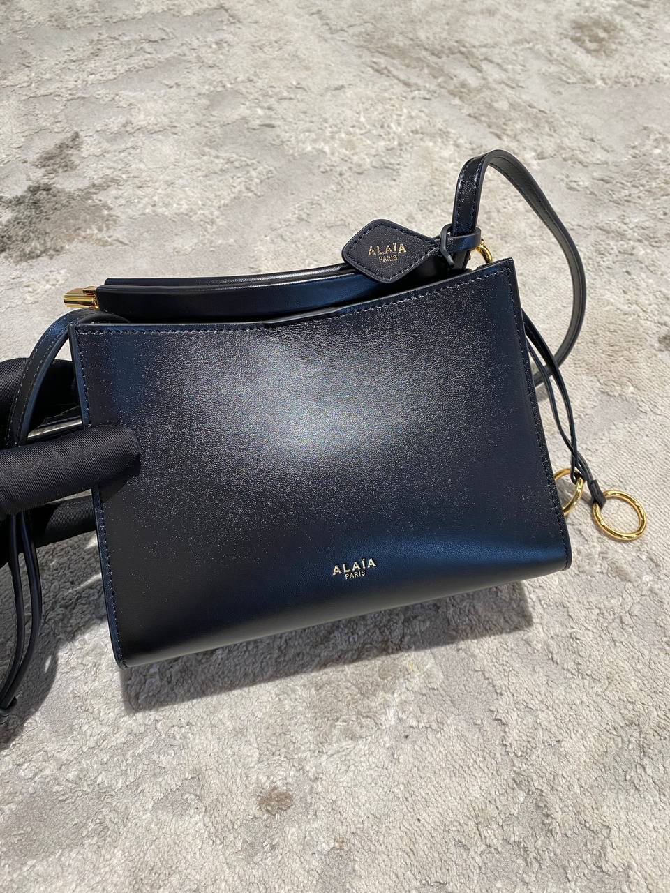 СУМКА ALAIA детальное фото