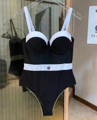 КУПАЛЬНИК CHANEL фото