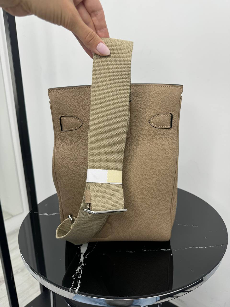 МУЖСКАЯ СУМКА СЛИНГ HERMES детальное фото
