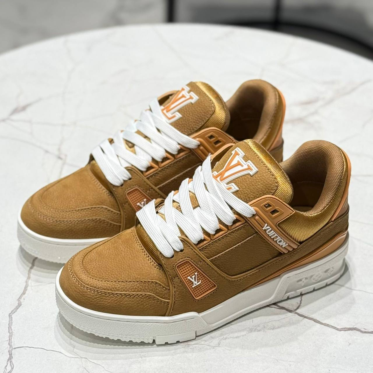 КРОССОВКИ LOUIS VUITTON детальное фото