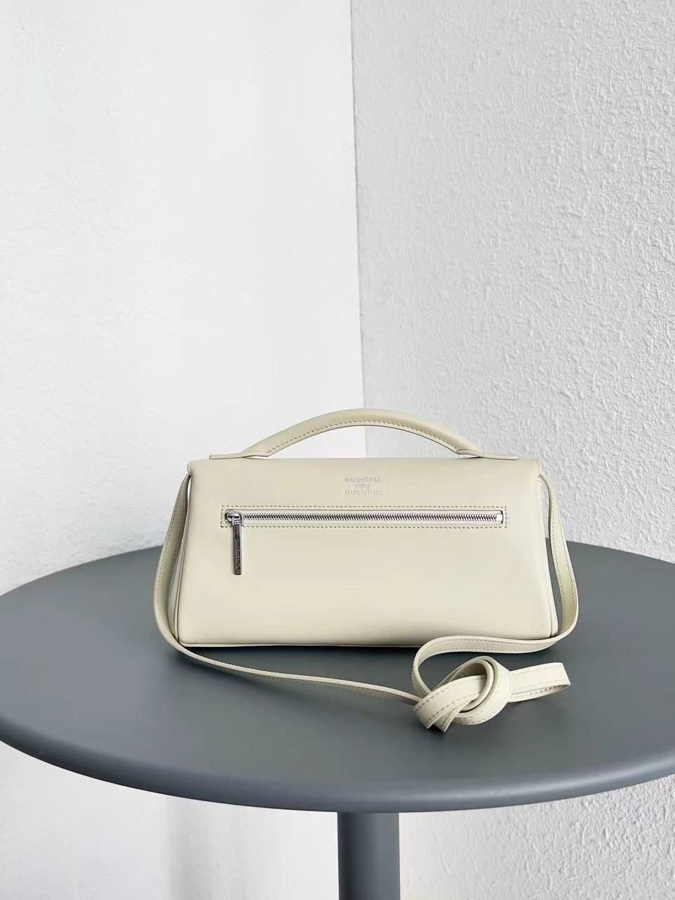 СУМКА BALENCIAGA BEL AIR детальное фото