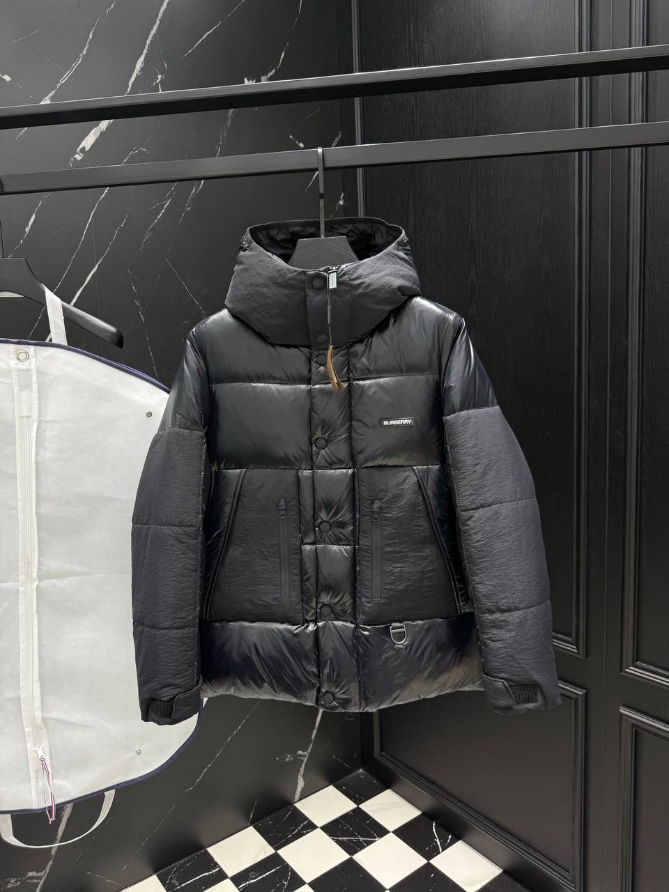 МУЖСКОЙ ПУХОВИК BURBERRY детальное фото