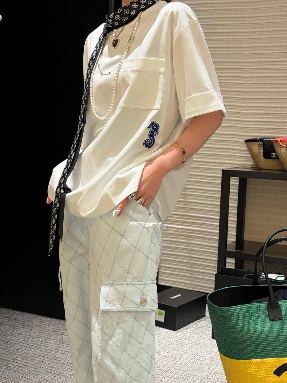 ФУТБОЛКА CHANEL детальное фото