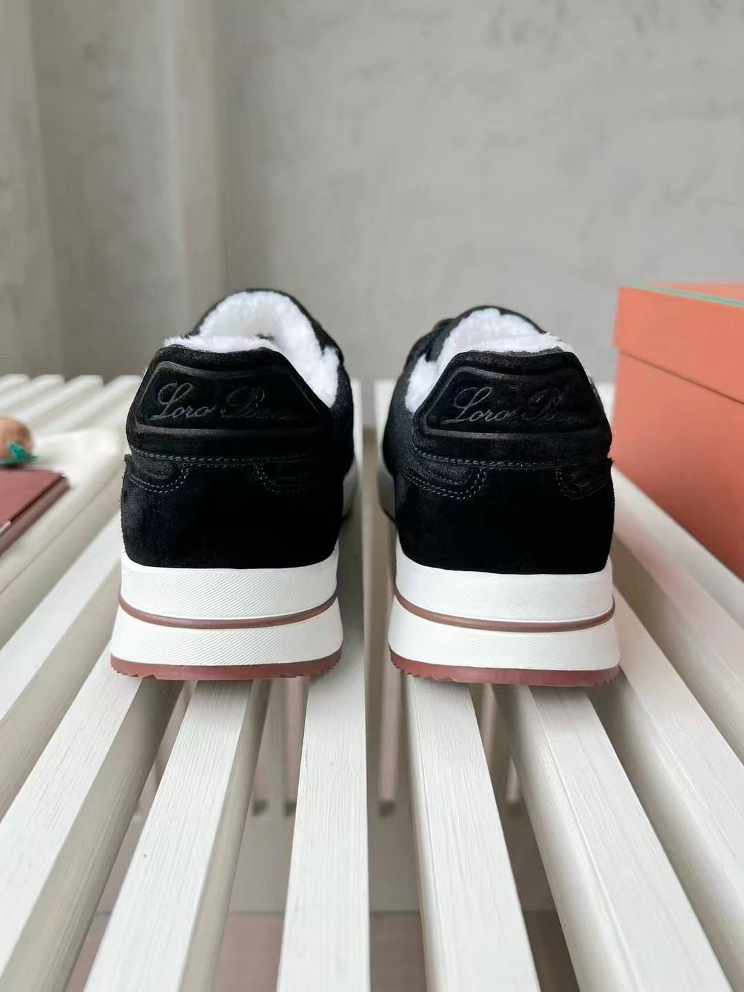 МУЖСКИЕ КРОССОВКИ LORO PIANA детальное фото