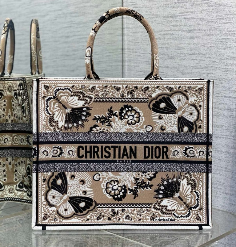 СУМКА CHRISTIAN DIOR BOOK 41 фото