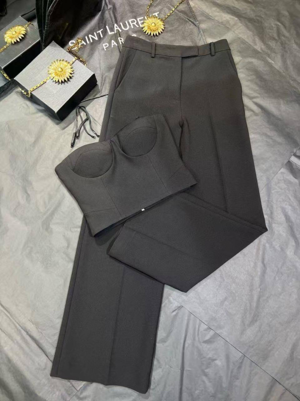 КОСТЮМ SAINT LAURENT фото