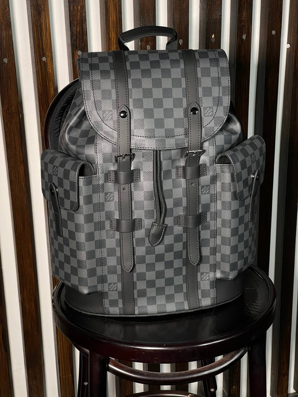 МУЖСКОЙ РЮКЗАК LOUIS VUITTON детальное фото