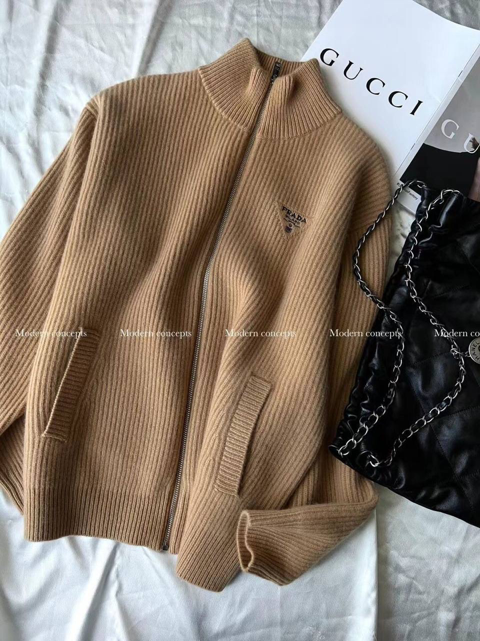 КОФТА PRADA детальное фото