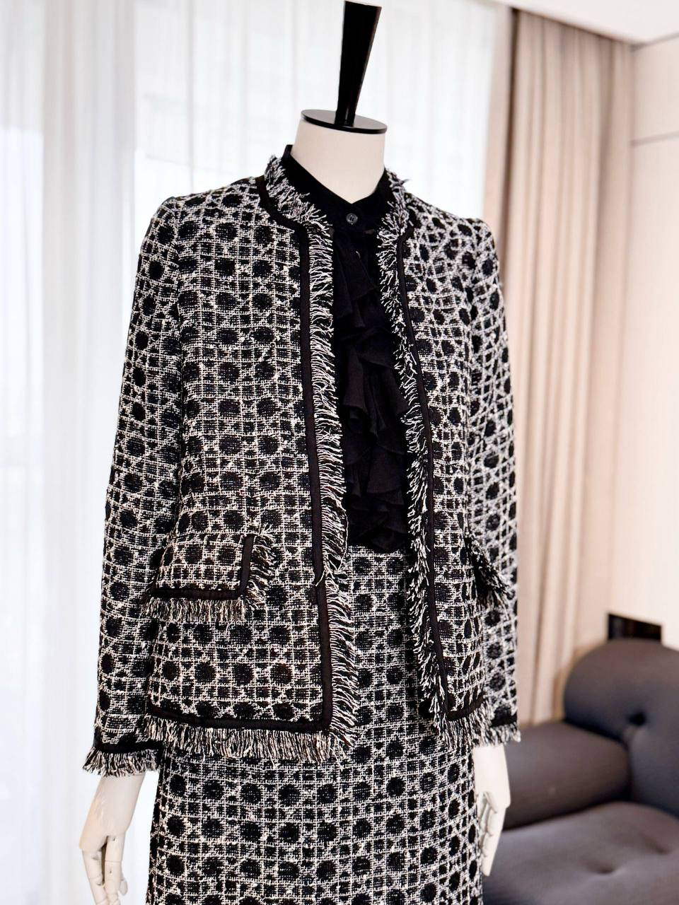 КОСТЮМ CHRISTIAN DIOR детальное фото