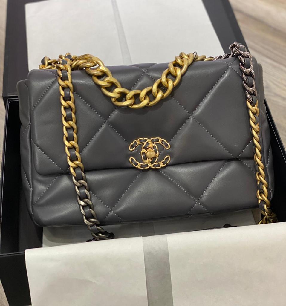 СУМКА CHANEL 19 детальное фото
