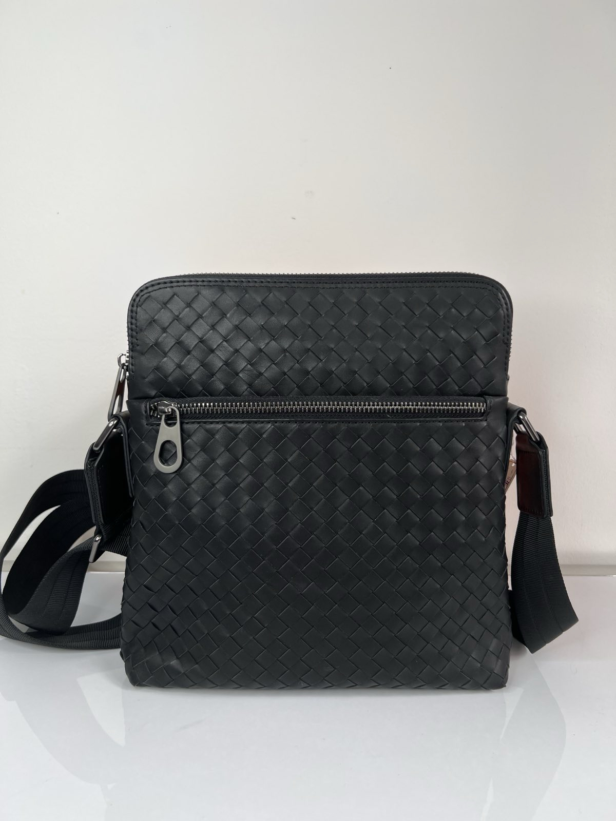 МУЖСКАЯ СУМКА МЕССЕНДЖЕР BOTTEGA VENETA детальное фото