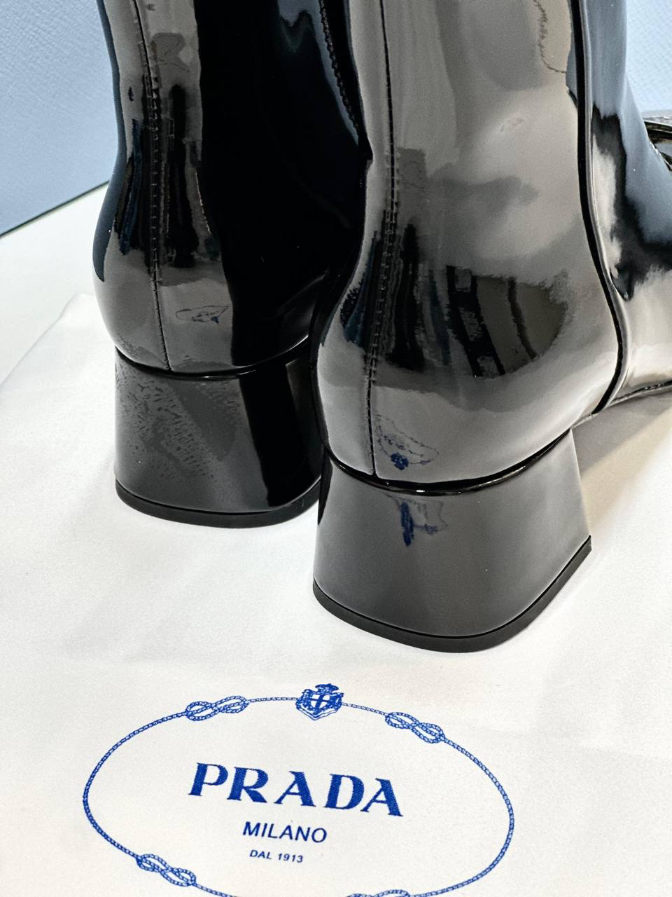 БОТИЛЬОНЫ PRADA детальное фото