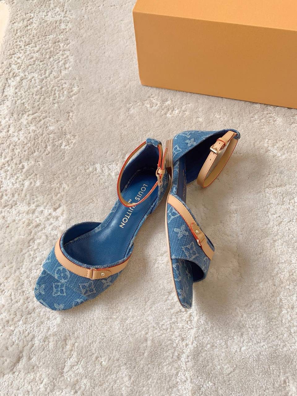 БОСОНОЖКИ LOUIS VUITTON детальное фото