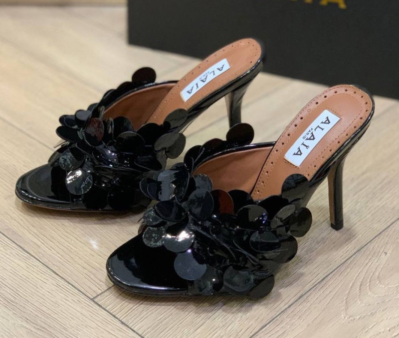 ШЛЕПКИ ALAIA фото