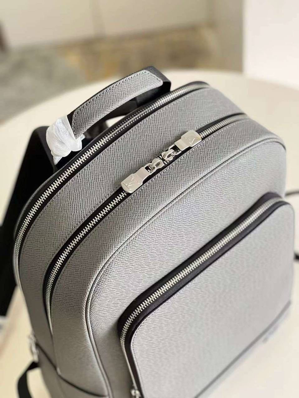 МУЖСКОЙ РЮКЗАК LOUIS VUITTON детальное фото