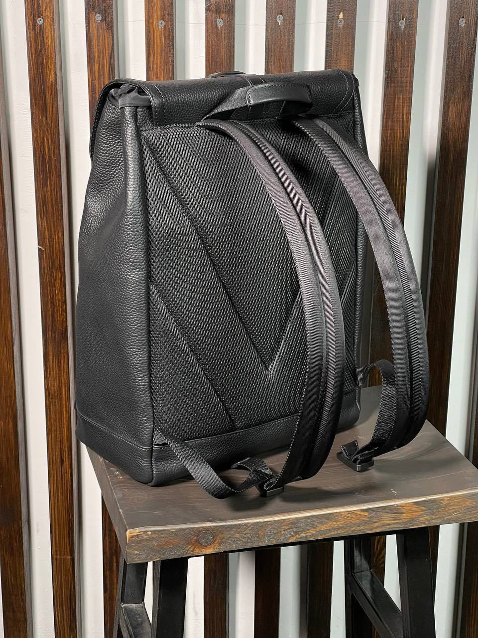 МУЖСКОЙ РЮКЗАК LOUIS VUITTON детальное фото