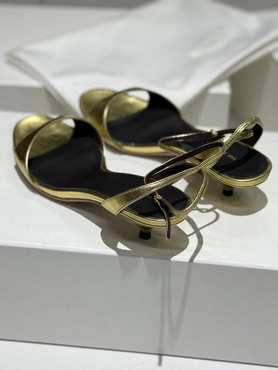 БОСОНОЖКИ THE ROW детальное фото