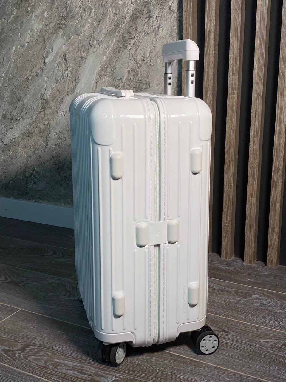 ЧЕМОДАН RIMOWA детальное фото