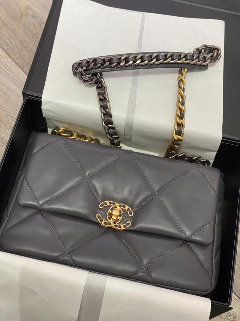 СУМКА CHANEL 19 детальное фото