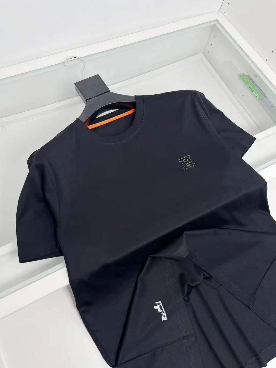 МУЖСКАЯ ФУТБОЛКА HERMES детальное фото