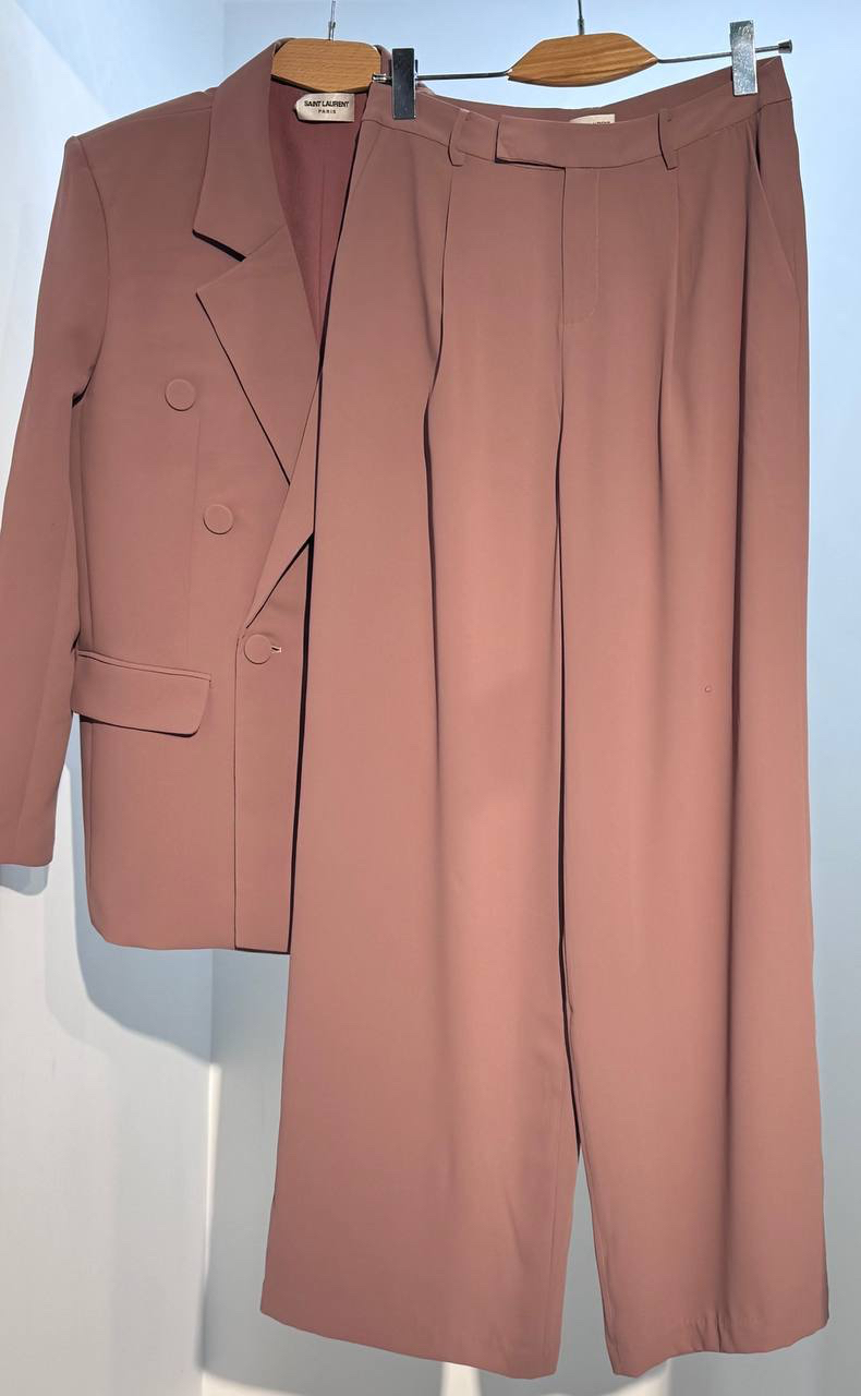 КОСТЮМ SAINT LAURENT детальное фото