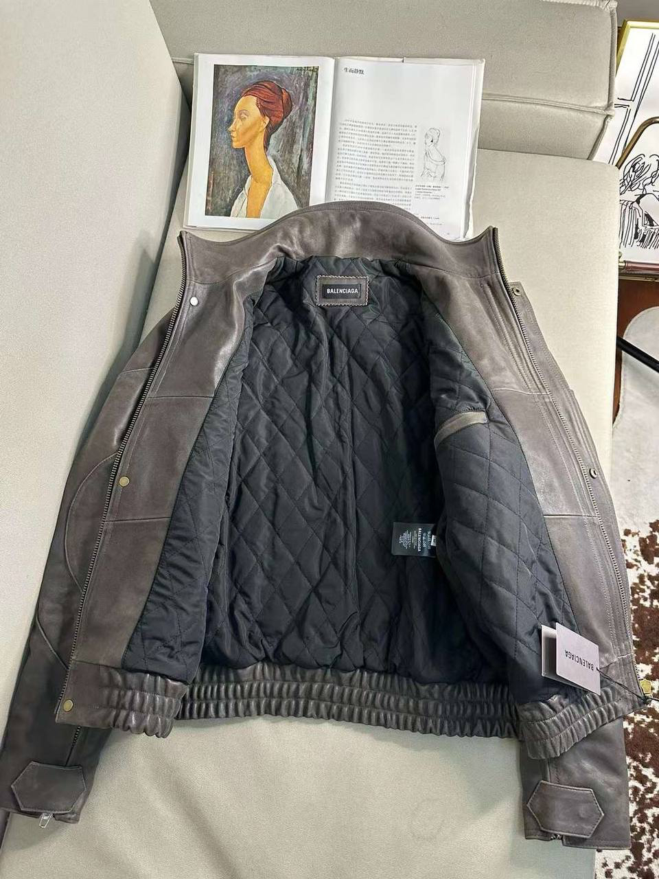 КУРТКА BALENCIAGA детальное фото