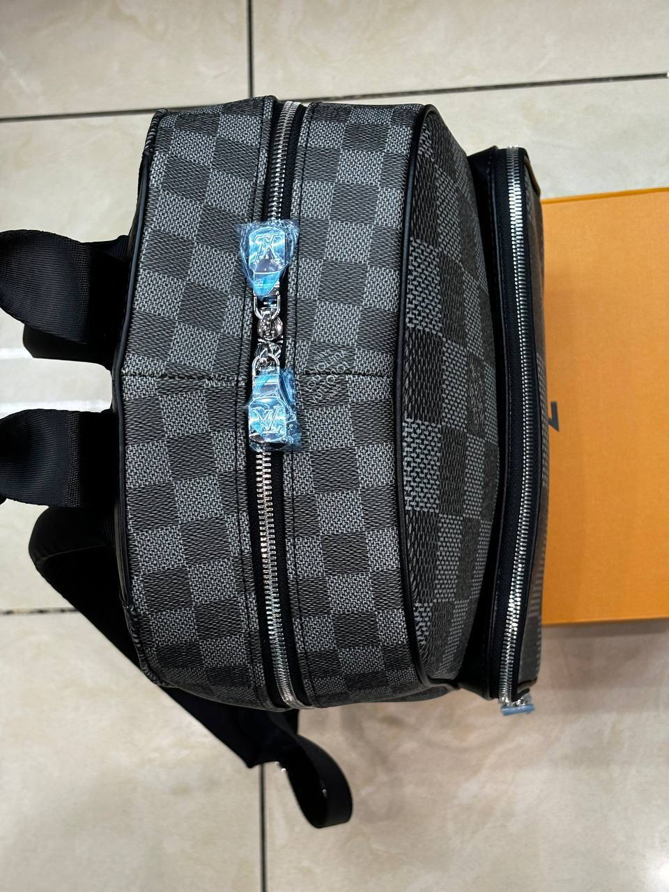 МУЖСКОЙ РЮКЗАК LOUIS VUITTON детальное фото