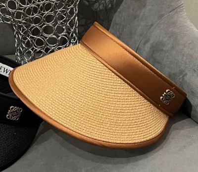 КОЗЫРЕК LOEWE фото