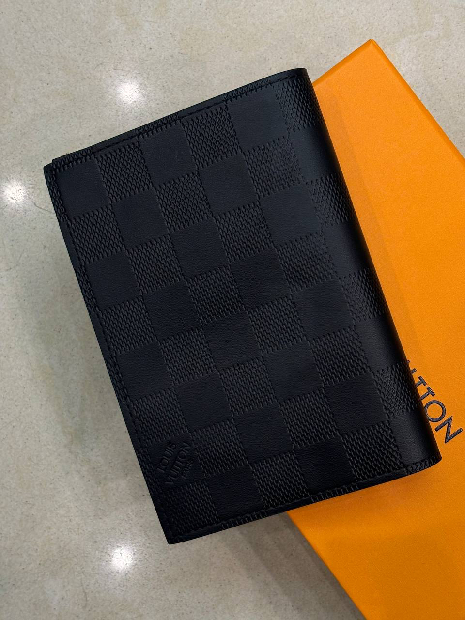 ОБЛОЖКА НА ПАСПОРТ LOUIS VUITTON детальное фото