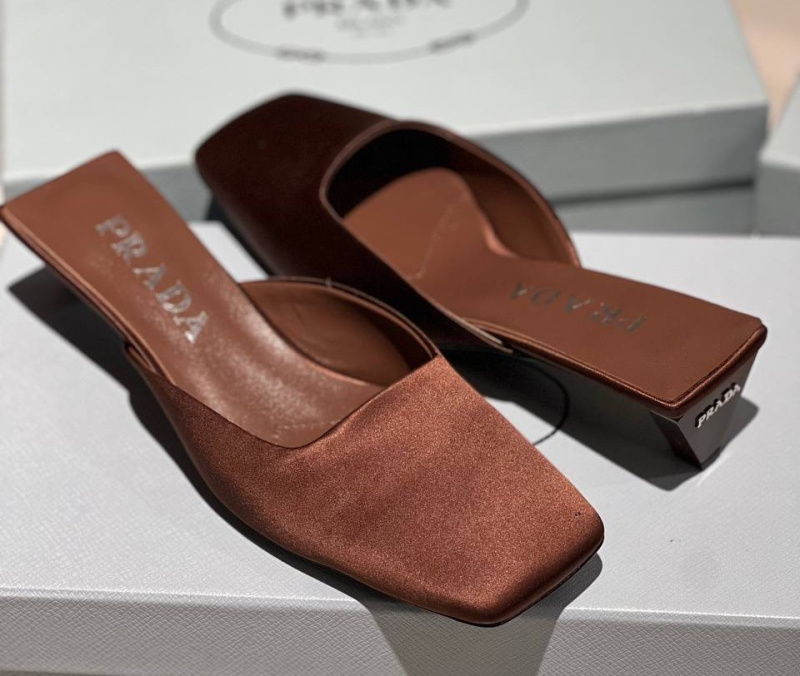 ШЛЕПКИ PRADA фото