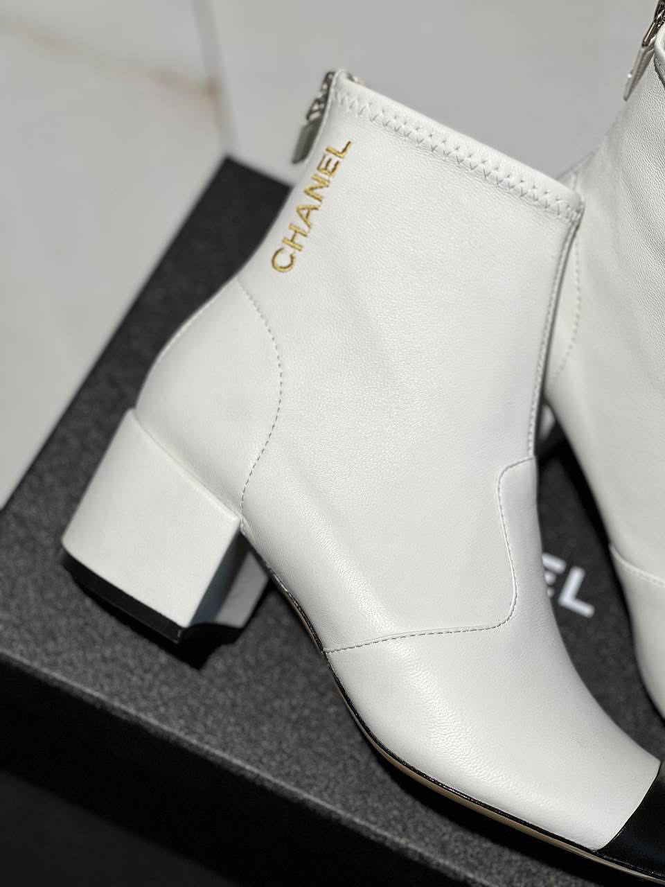 БОТИЛЬОНЫ CHANEL детальное фото