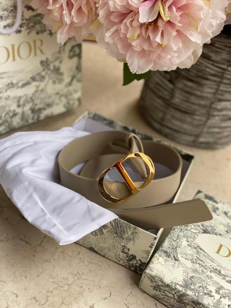 ЖЕНСКИЙ РЕМЕНЬ CHRISTIAN DIOR детальное фото