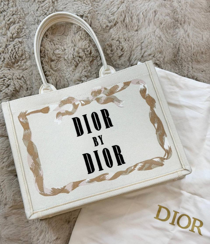 СУМКА CHRISTIAN DIOR BOOK фото