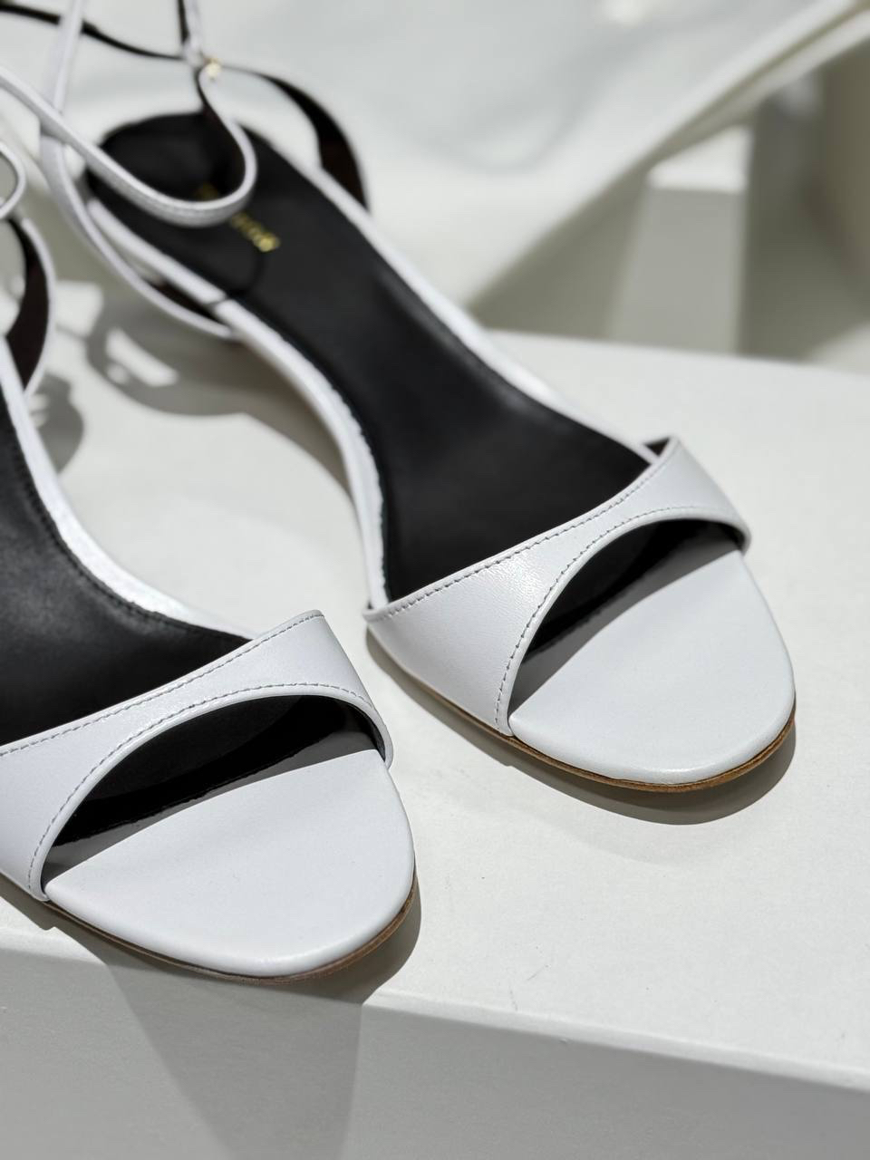 БОСОНОЖКИ THE ROW детальное фото