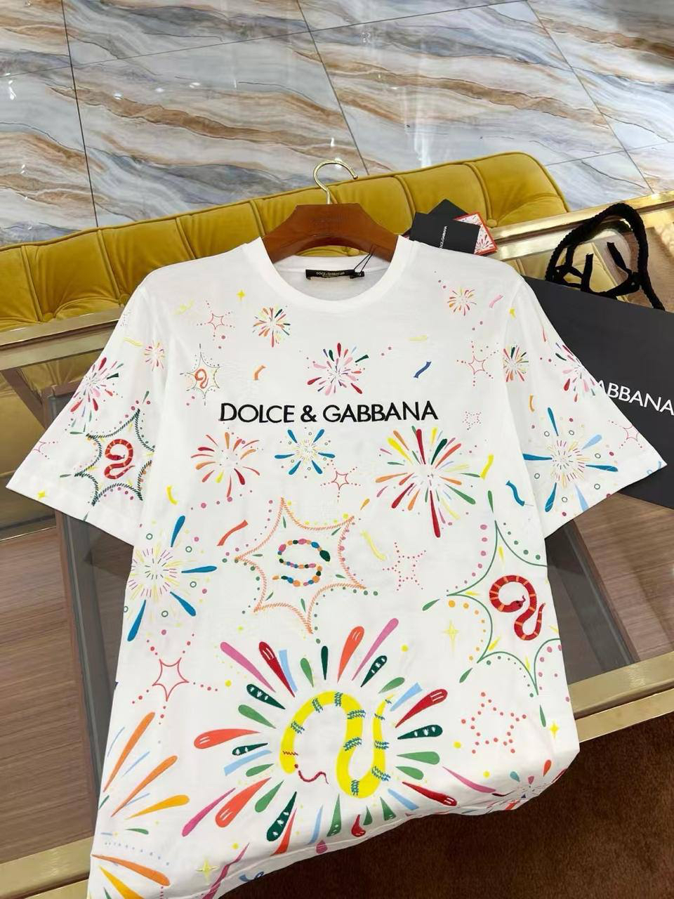 МУЖСКАЯ ФУТБОЛКА DOLCE & GABBANA детальное фото
