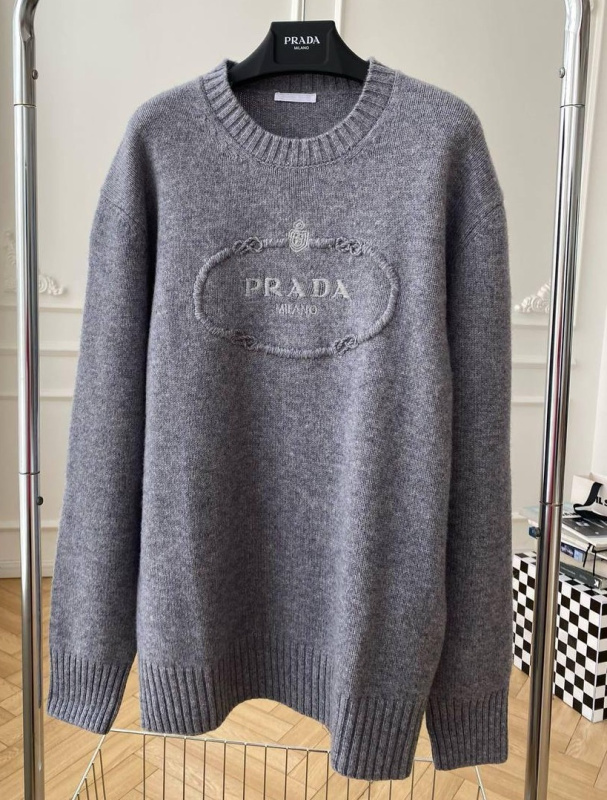 СВИТЕР PRADA фото