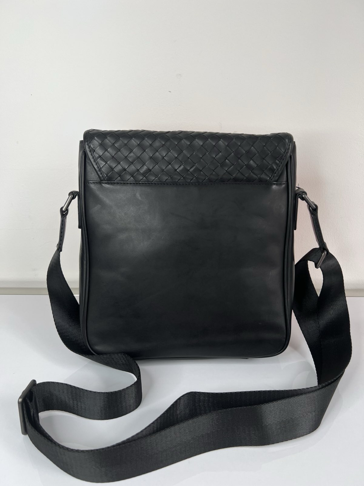 МУЖСКАЯ СУМКА МЕССЕНДЖЕР BOTTEGA VENETA детальное фото