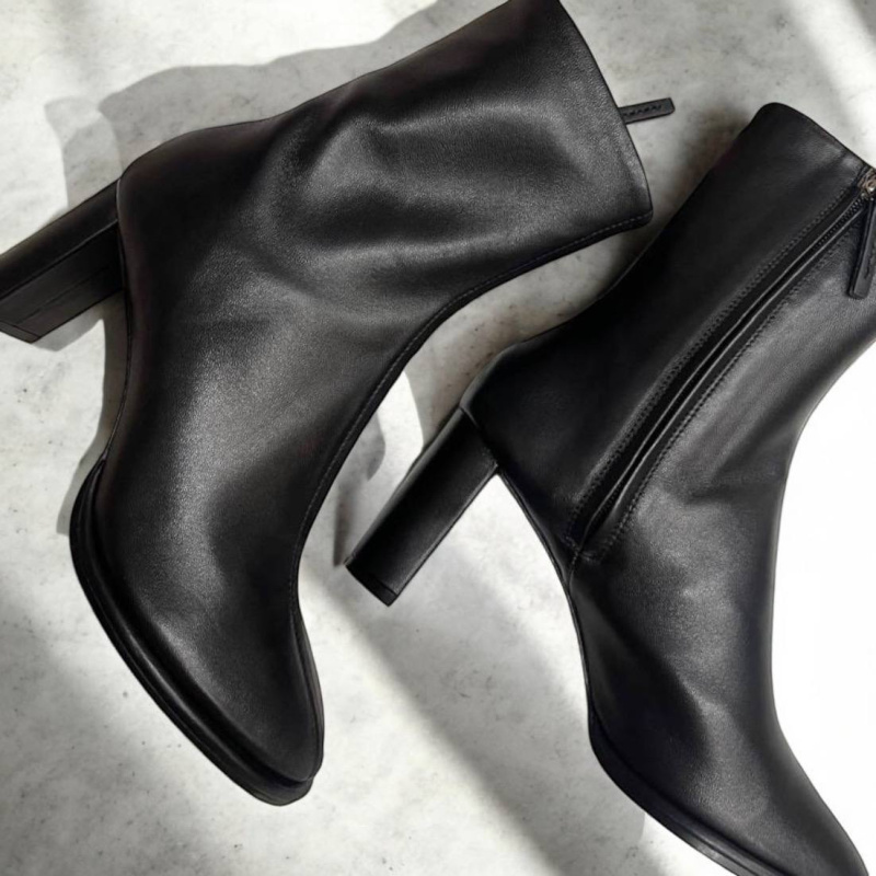 БОТИЛЬОНЫ THE ROW фото