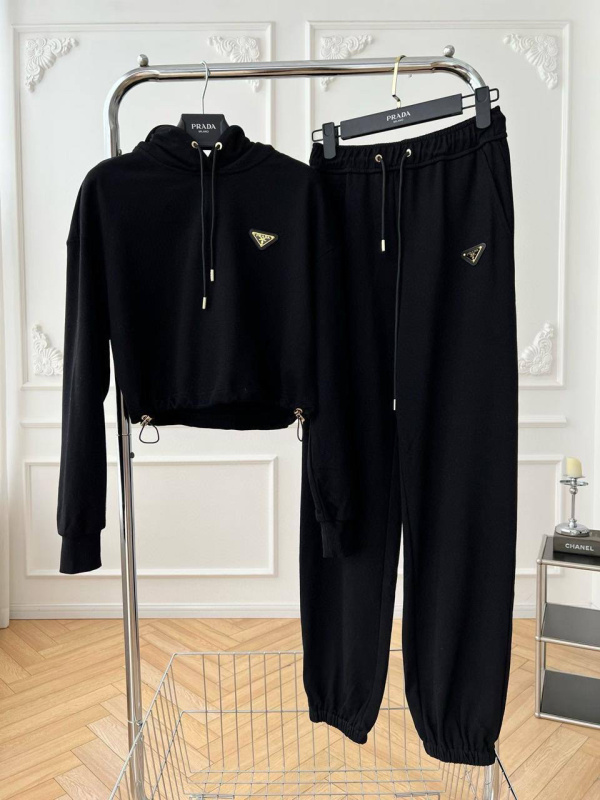 КОСТЮМ PRADA фото