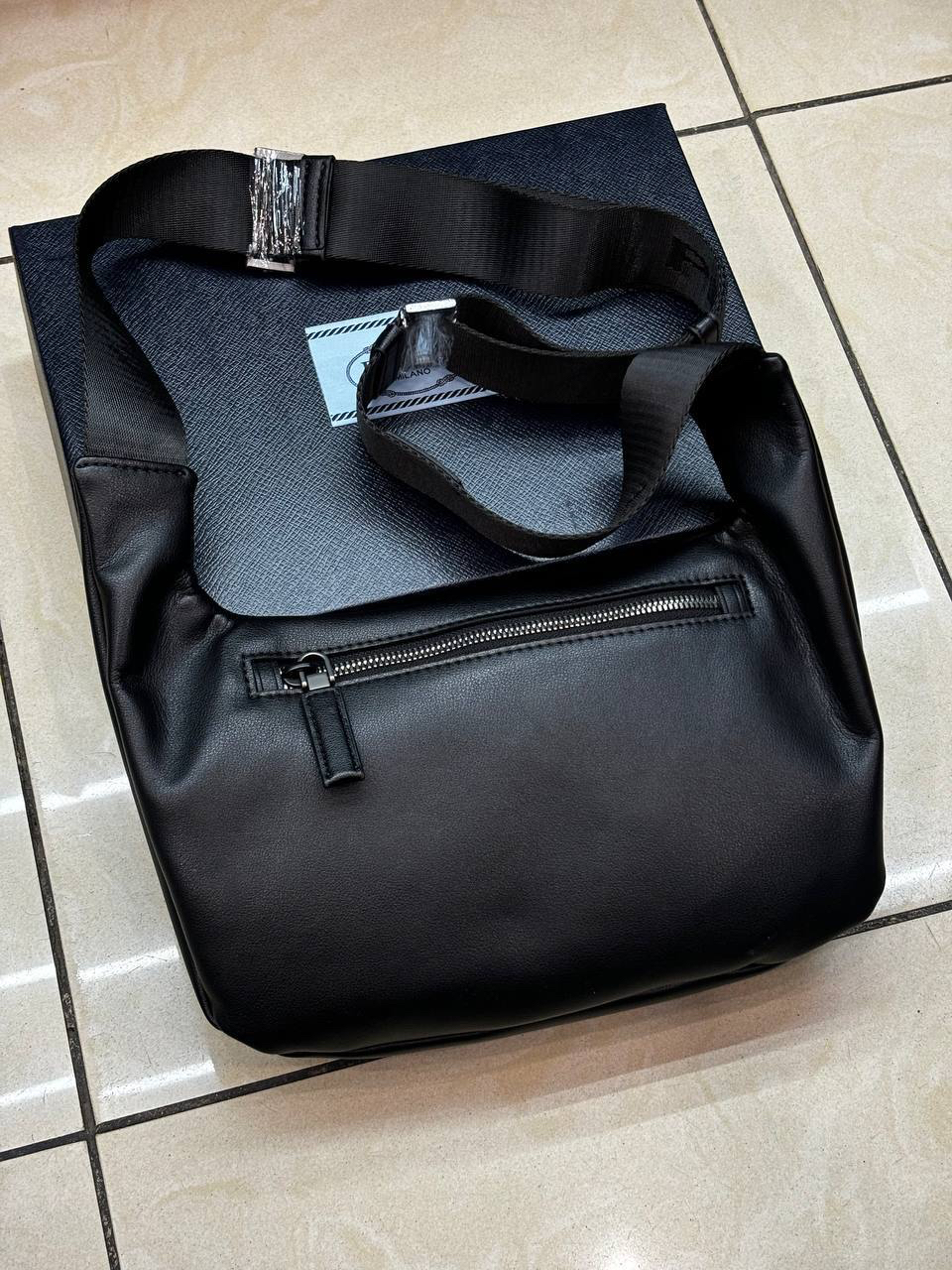 МУЖСКАЯ СУМКА МЕССЕНДЖЕР PRADA детальное фото