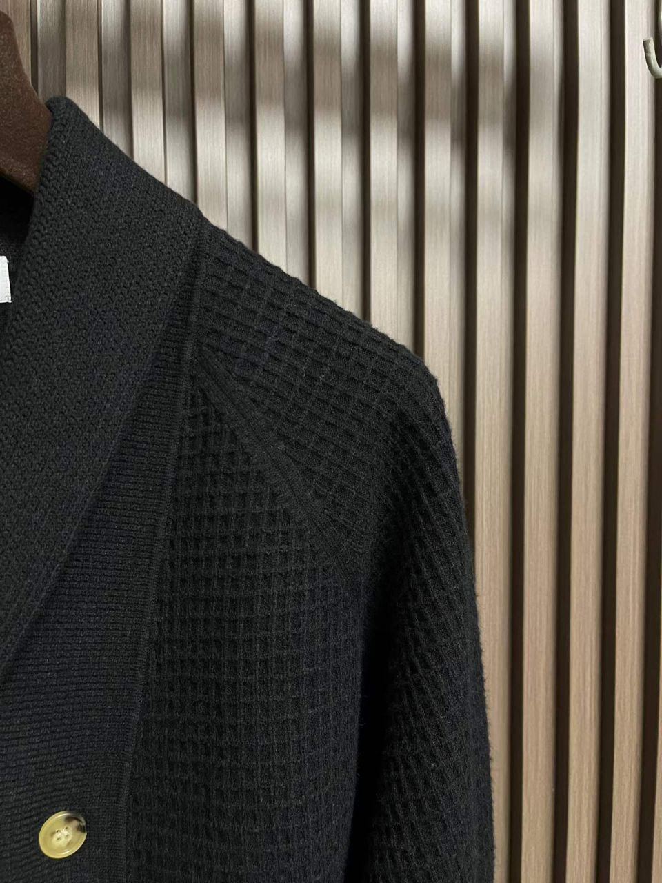 МУЖСКОЙ КАРДИГАН BRUNELLO CUCINELLI детальное фото