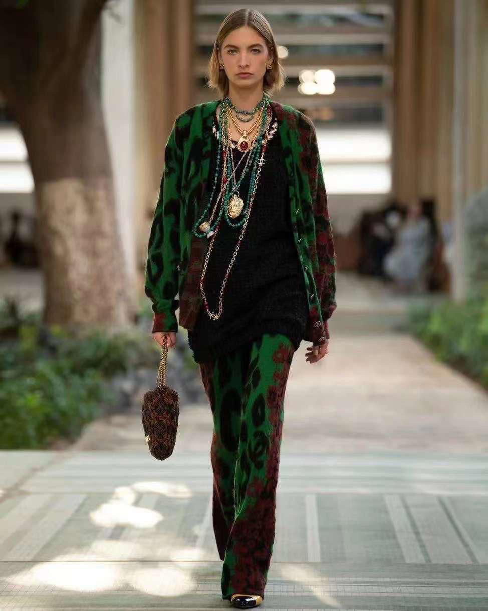 КАРДИГАН CHANEL детальное фото