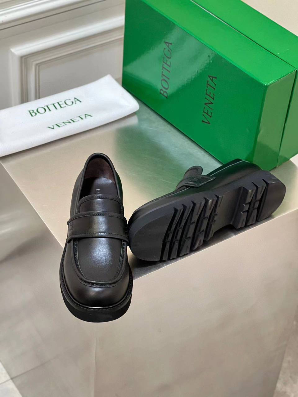 МУЖСКИЕ ЛОФЕРЫ BOTTEGA VENETA детальное фото