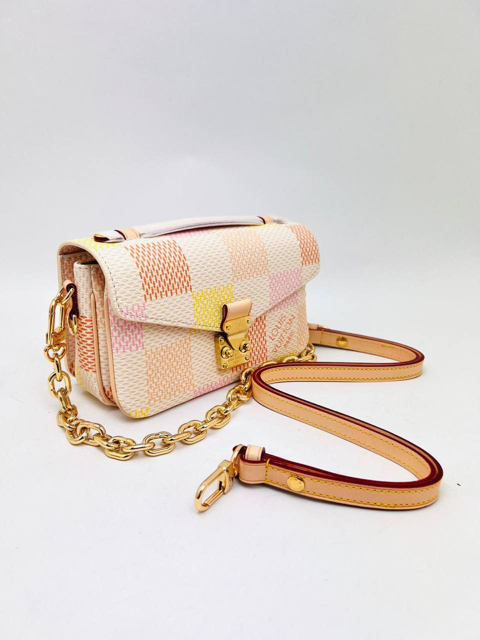 СУМКА LOUIS VUITTON детальное фото